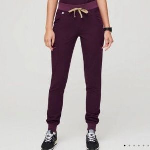 NWT/LIMITED EDITION Figs Zamora 2.0 Petite Jogger Scrub Pants - Deep Purple (SP)